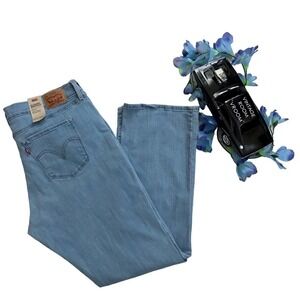 Levi's NWOT Light Wash Classic Bootcut Jeans Women 18/34